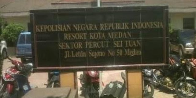 Oknum Polisi Ditikam Tukang Parkir Oknum Polisi Ditikam Tukang Parkir