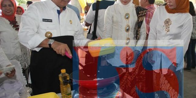 Walikota Medan Ikut Lomba Masak Nasi Goreng