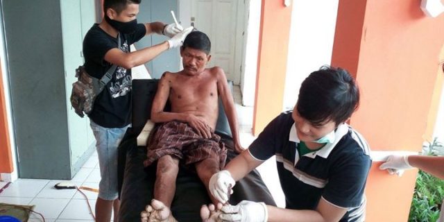 SAAT MELAKUKAN PENERTIBAN, PEMKO GUNUNGSITOLI TEMUKAN WARGA LUMPUH