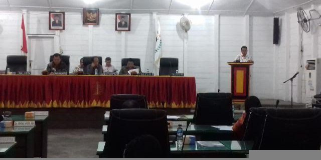 DPRD Kota Gunungsitoli Sampaikan Pemandangan Umum Dalam Sidang Paripurna