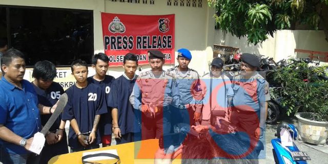 Polsek Helvetia Tangkap 4 Orang Spesialis Pelaku Begal di Kota Medan Polsek Helvetia Tangkap 4 Orang Spesialis Pelaku Begal di Kota Medan
