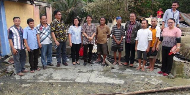 Bupati Nias Utara Kunjungi Korban Kebakaran
