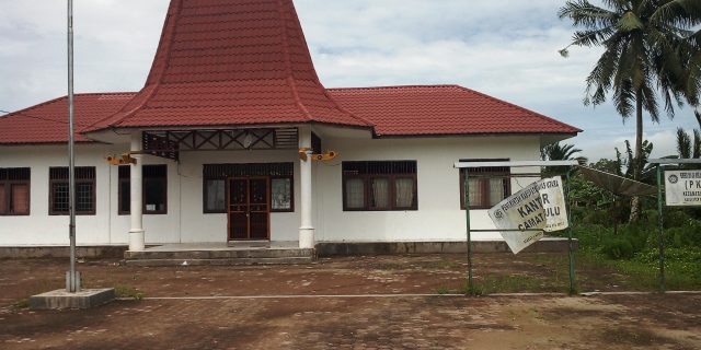 Anggaran Pemeliharaan Kantor Camat Afulu Dipertanyakan Anggaran Pemeliharaan Kantor Camat Afulu Dipertanyakan