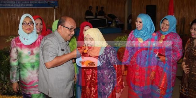 Pemko Medan Peringati Hari Ibu Ke 87 Tahun 2015 Pemko Medan Peringati Hari Ibu Ke 87 Tahun 2015