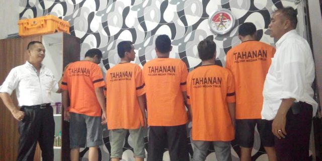 Polsek Medan Timur Seser Jalan Mesjid Taufik