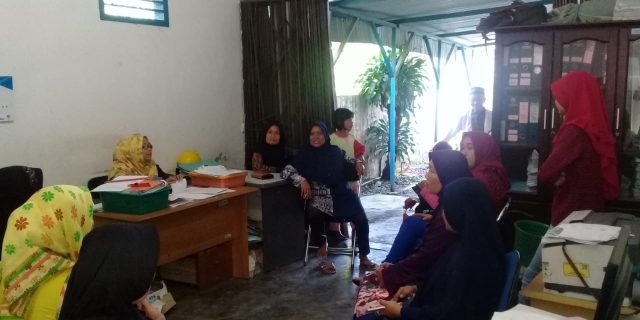 2 Bulan Air tak Mengalir, Puluhan Ibu Rumah Tangga Demo Kantor PDAM