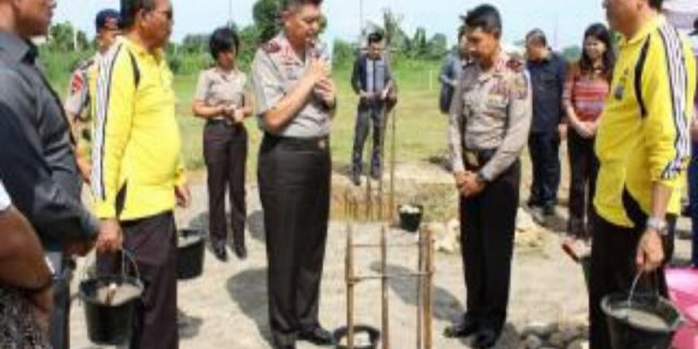 Kapoldasu Letakan Batu Pertama Pembangunan Gereja