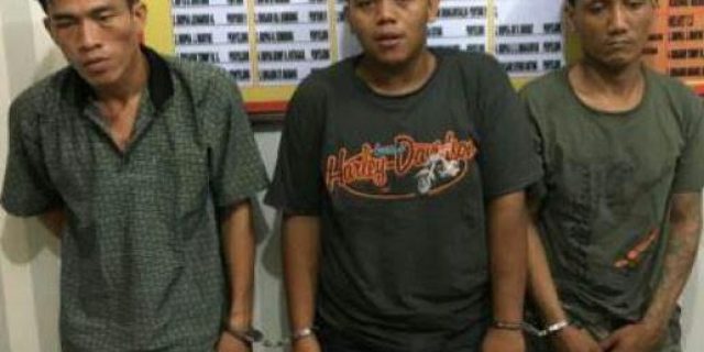 Mencuri Dirumah Polisi, Tiga Lelaki Ini Ditangkap