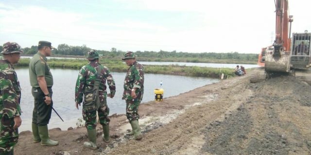 Mayor Inf Budi Oktavia : Ditengah Cuaca Terik Maupun Mendung, Prajurit Kodim 0201/BS Semangat Tuntaskan Program TMMD
